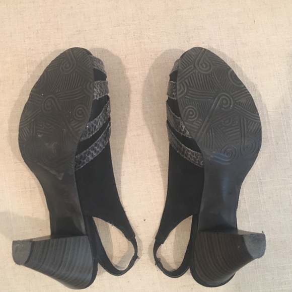 Sz 8/Fits 7.5 Black Madden Girl Stacked Bow Heels - Picture 4 of 4